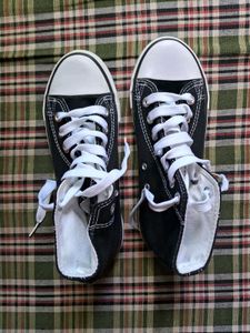 Black And White Canvas Shoes