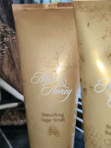 Milk And Honey Smoothing Sugar Scrub