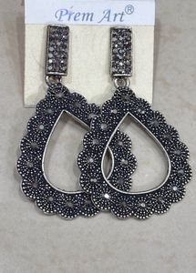 black paan-shaped earrings