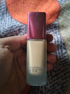 Lakme Invisible Finish Foundation SPF8