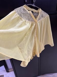 Butter Yellow Top