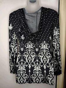 Stylish Top With Hoodie