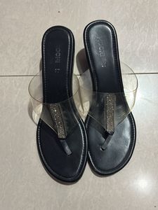 Mochi Black Wedges