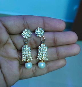 Traditional Crystal Stud Earrings