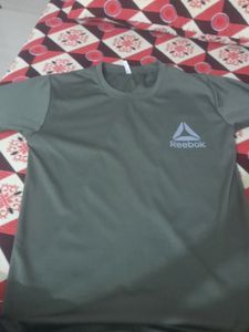 Reebok NON Used Seal Open Only M SIZE T SHIRT 👕