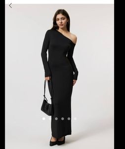 Elegant Black Maxi Dress