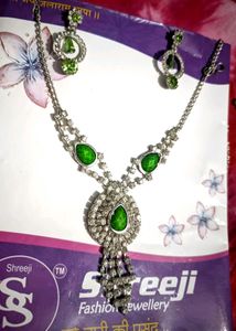 Green Stone Jewelry Set