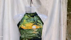 372610. Tropical Halter Crop Top