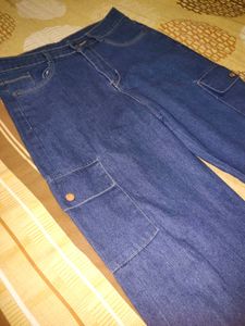 Women Cargo Straight Fit Jeans