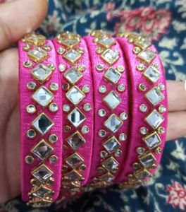 4 Kundan Bangle