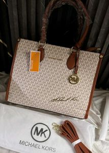 MICHAEL KORS PREMIUM QUALITY HANDBAG