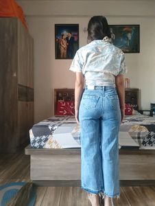 Trendy High Rise Distress Straight Leg Jeans