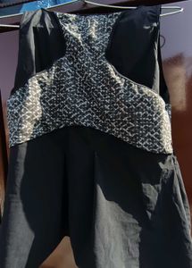 Stylish Black Sleeveless Top