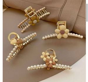 Flower Pearl Hair Claw Clips