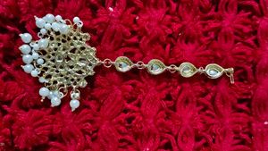 Kundan And Pearl Maang Tikka