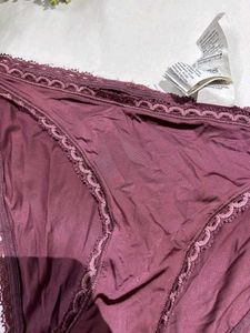 Burgundy Lace Trim Thon