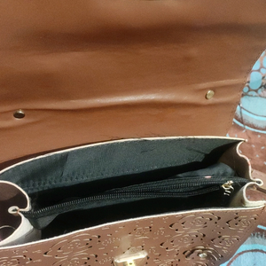 sling  purse.