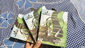 Lucky Bird BT-43 Bluetooth Neckband