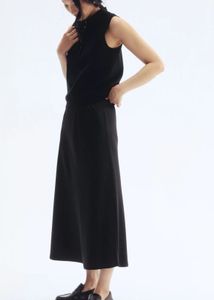 H And M Elegant Black Midi Skirt