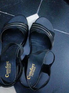 Comfortable Black Sandals