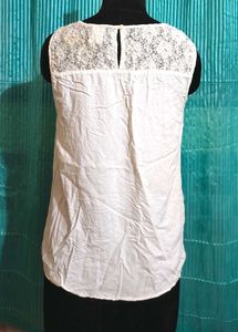 BOGO🎁Buy One Get 1🎁 Free Size S/M White Lace Top
