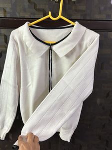 PURE WHITE WOOLLEN SWEATER