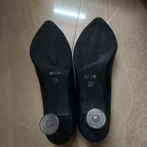 Black Kitten Heel Pointed Toe Pumps