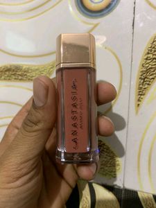 Anastasia Beverly Hills Lipstick (Crush )