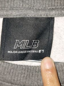 MLB Sweatshirt