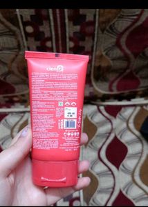 Jovees and cliensta sunscreen