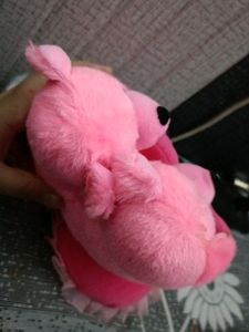 2 Teddy Sitting On Heart Saying I Love You