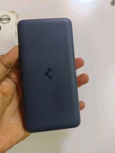 Spigen ArcPack 20000mah 30w power bank