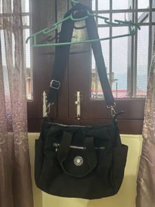 BLACK HAND/ SHOULDER/ CROSSBODY BAG