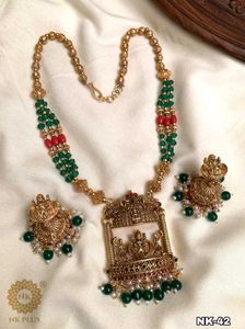 Elegant Necklace Set