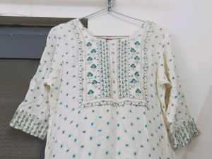 Embroidered Straight Elegant Kurta 🤍🪄