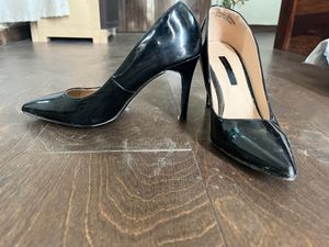 Women Heels Black Size 5