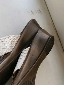 Venus Steps Women Brown Heel Sandal