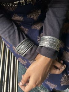 Oxidised beautiful pattern engraved bangle set