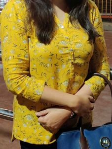 Mustard Yellow 💛 high Low Pattern Top