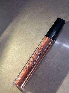Huda Beauty Liquid Matte Lipstick