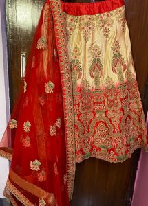 Red lehnga