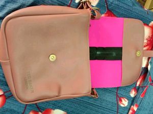 Beautiful Sling Bag 😍👛