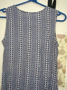 Blue &amp; White Patterned Sleeveless Dress