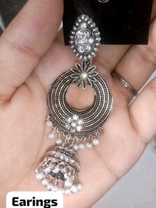 Beautiful And Traditional Earings For Ladies