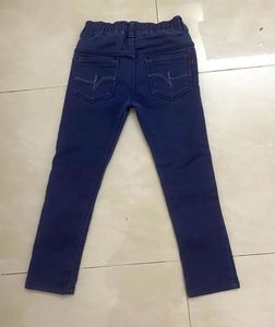 Girls Strechable Jeans 6-7 Yrs