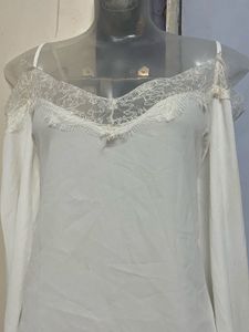 SHEIN branded Lace Trim Shoulder Top