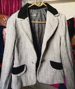 Herringbone Blazer - Classic Style