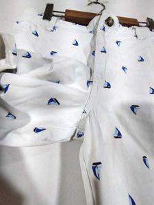 White Printed Shorts (Boy&#39;s)