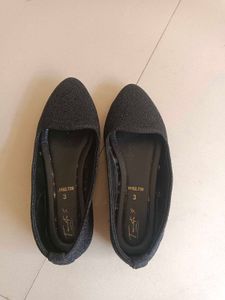 Black Flat Sandals ✨