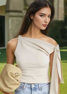 Newme Chic One-Shoulder Top